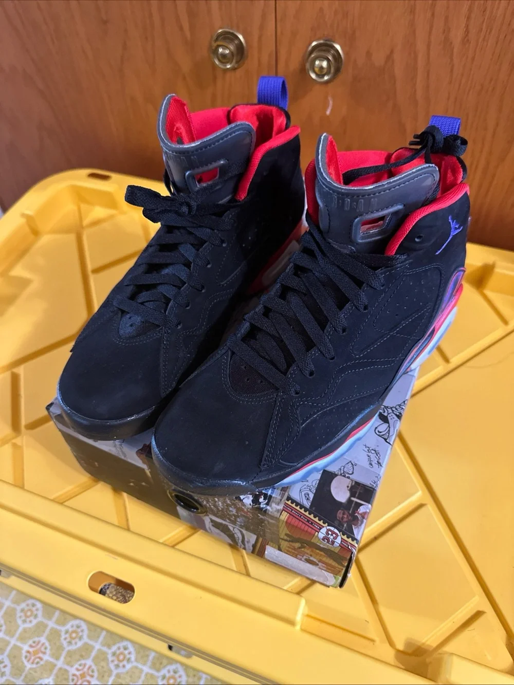Jordan Air Jordan MVP Raptors Mid Top Shoes DZ4475-006